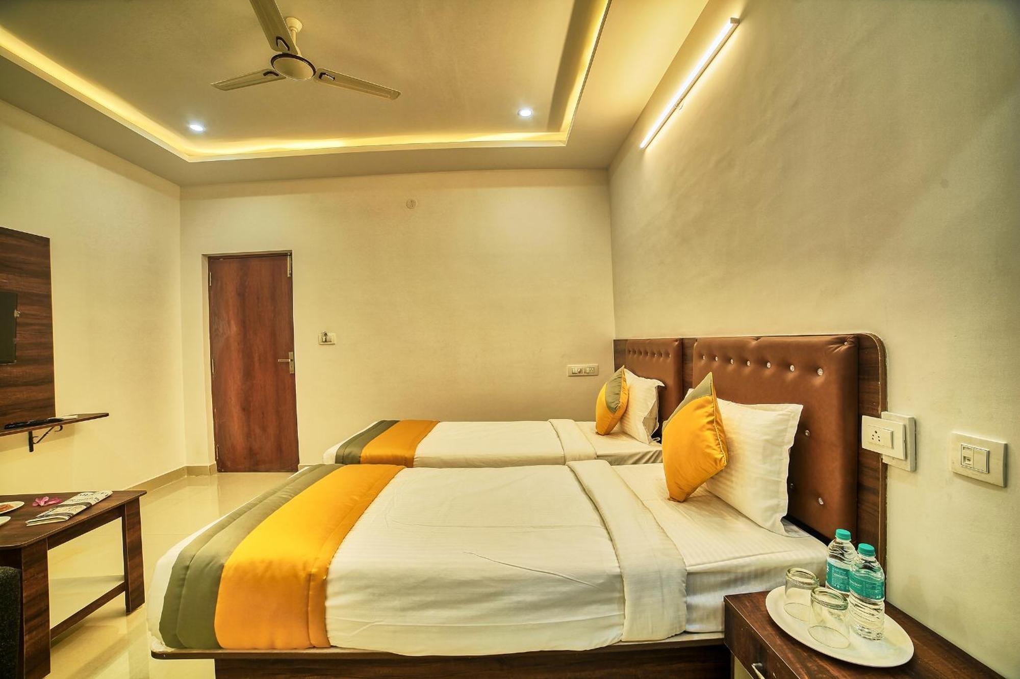 Visa Inn Hotel 4Kms From Airport L Free Airport Pickup & Drop 24X7 Devanahalli Bagian luar foto